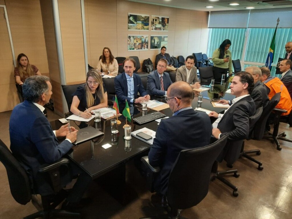 Em Brasília, secretários do governo Leite buscam agilizar ações para cidades atingidas pelas enchentes