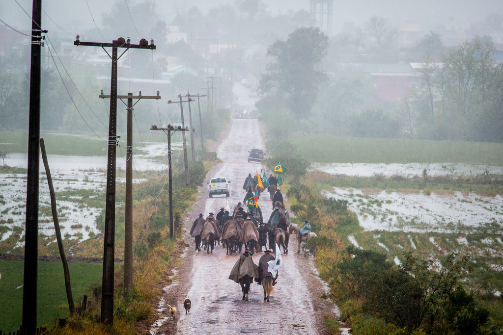título imagem Feriado de 20 de setembro terá sensação de abafamento e chance de granizo; confira a previsão completa