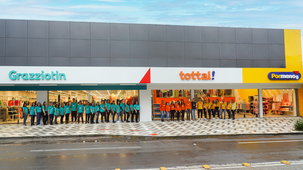 Grupo Grazziotin reinaugura suas três lojas na Rua do Acampamento