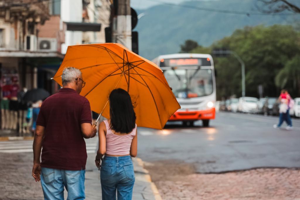 título imagem Instabilidade deve retornar à Região Central; confira a previsão do tempo completa