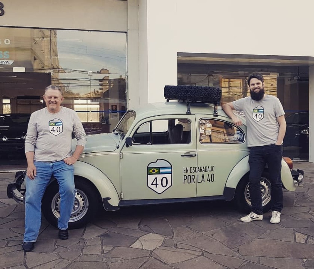 título imagem Pai, filho e um fusca: família embarca para viagem por uma das rotas mais emblemáticas da Argentina