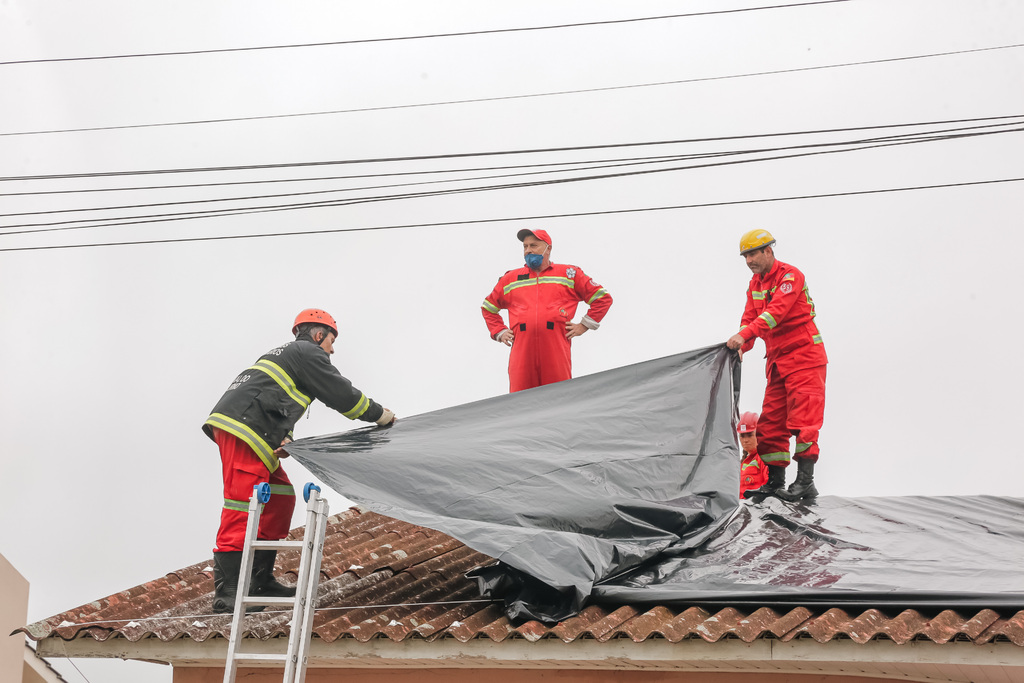 Faxinal do Soturno recebe doações por conta da chuva de granizo da terça; veja como ajudar