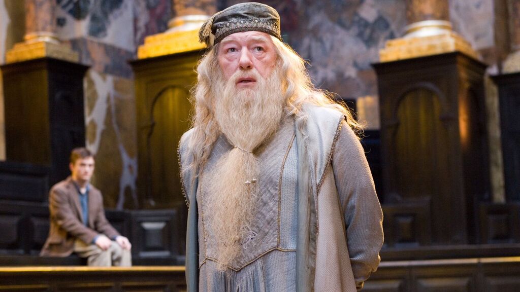 Foto: Divulgação (Warner Bros) - Gambon foi o segundo ator a interpretar o sábio personagem de 