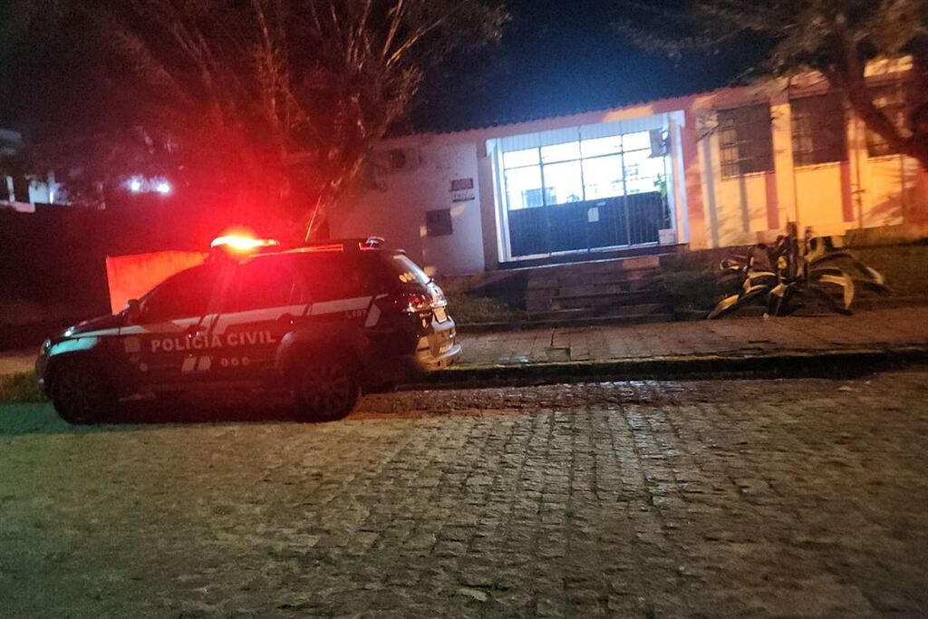 título imagem Dois homens são presos por envolvimento em emboscada que matou adolescente na região