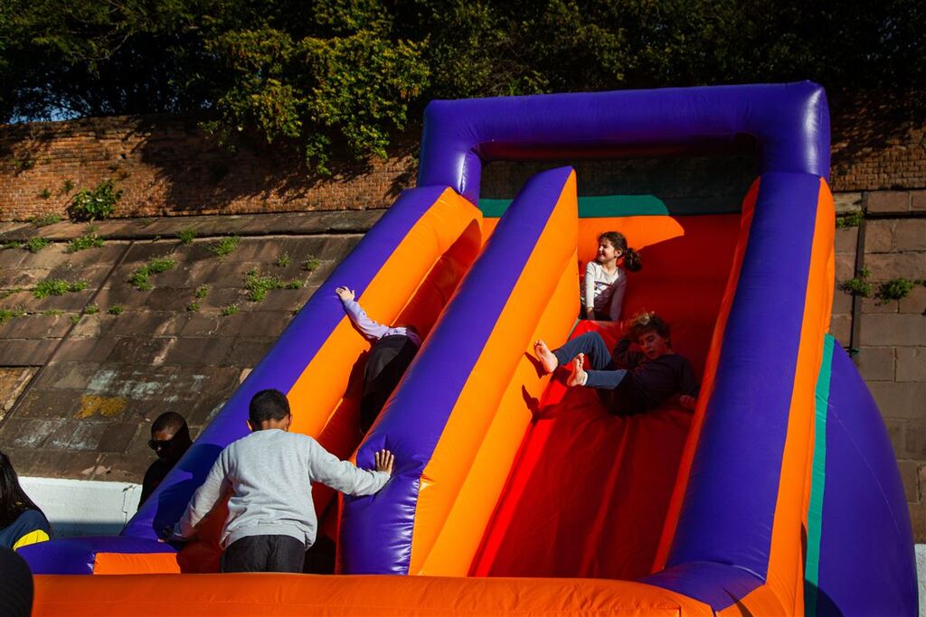 título imagem Dia das crianças será marcado por evento solidário na Gare
