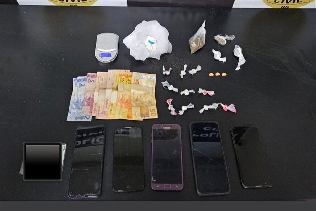 Em tentativa de fuga, traficante quebra telha, cai do telhado e é preso em Santa Maria