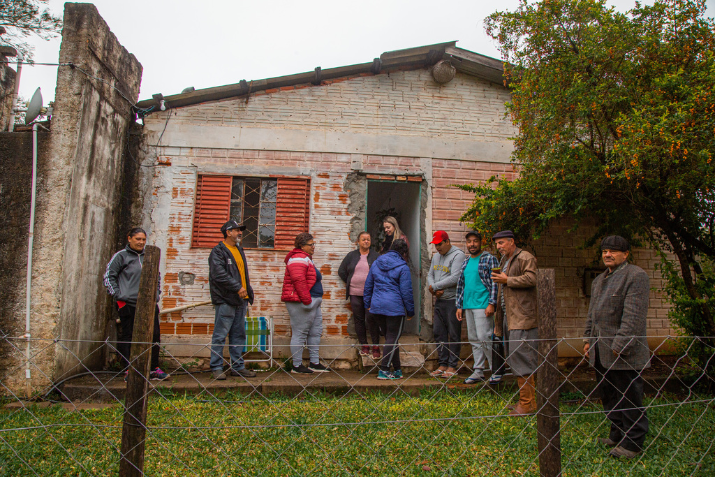 Foto: Nathália Schneider (Diário) - Moradores do horto municipal vivem ime com prefeitura em ação judicial de reintegração