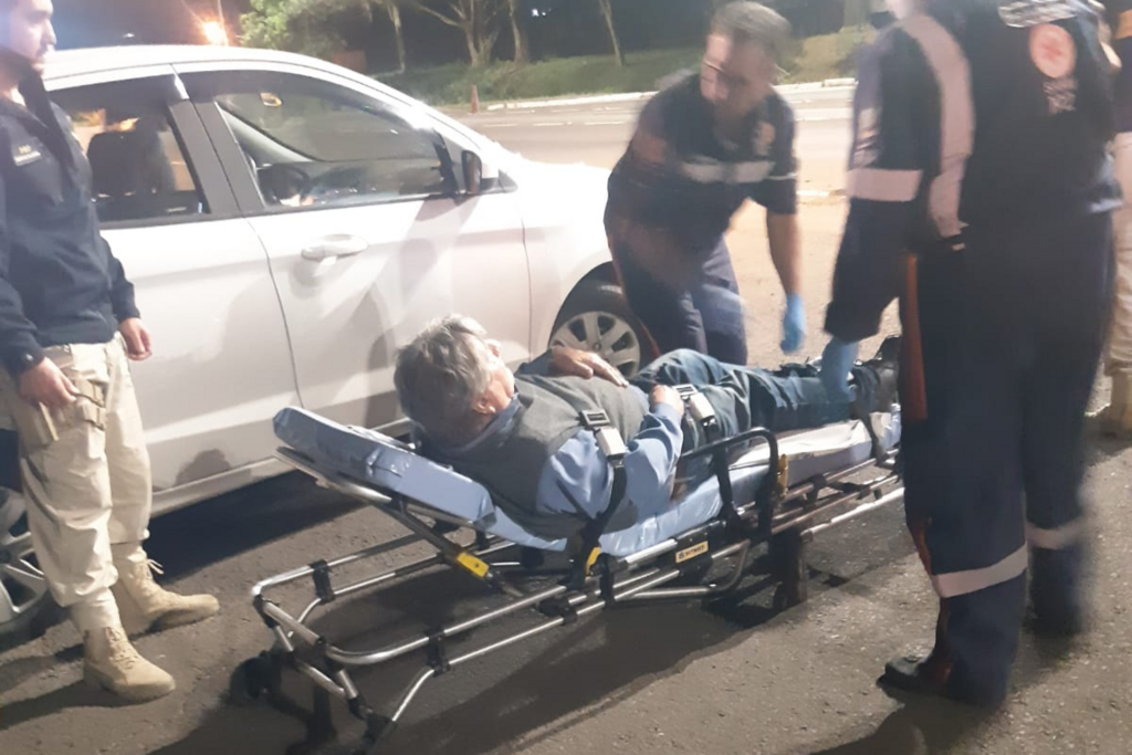 Idoso tem AVC enquanto dirige na BR-290 e é socorrido pela PRF