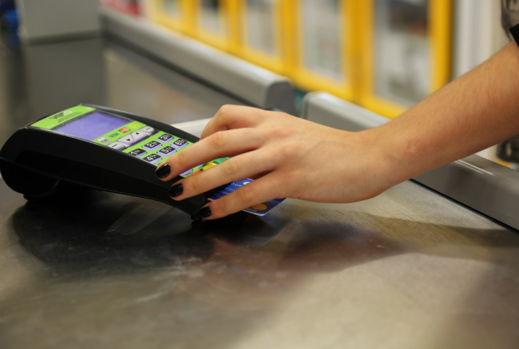 89% dos gaúchos já cortaram gastos para equilibrar as finanças, aponta pesquisa