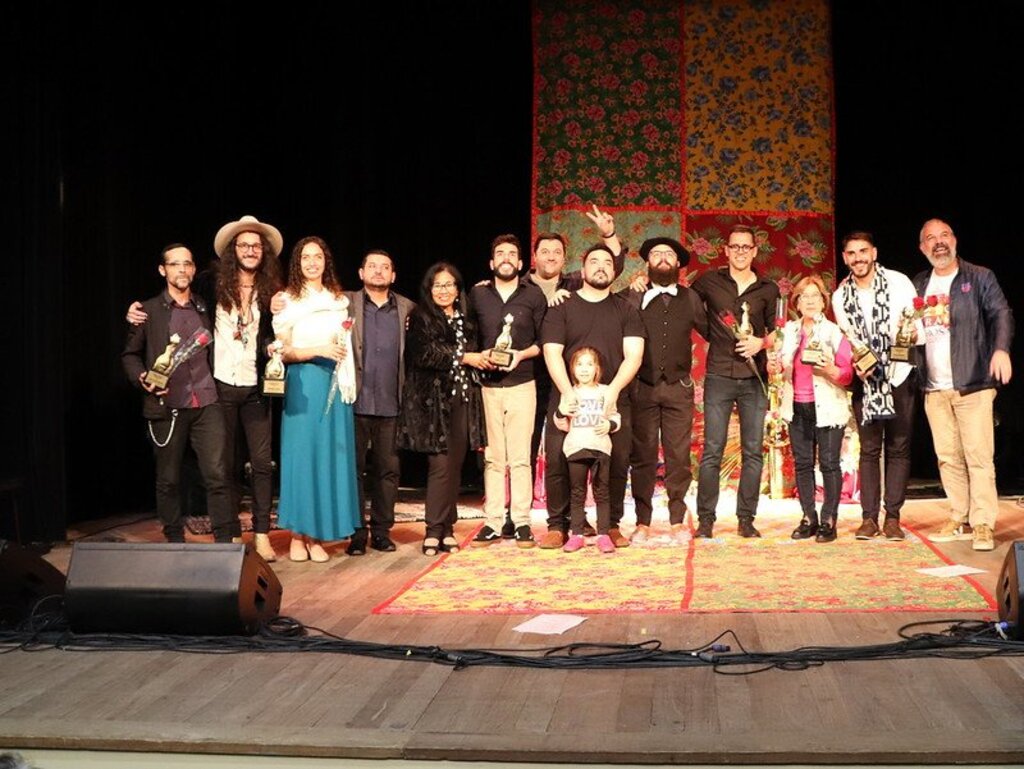 “O Artista em Seu Olhar” é a  campeã do 1º Festival Deborah Rosa
