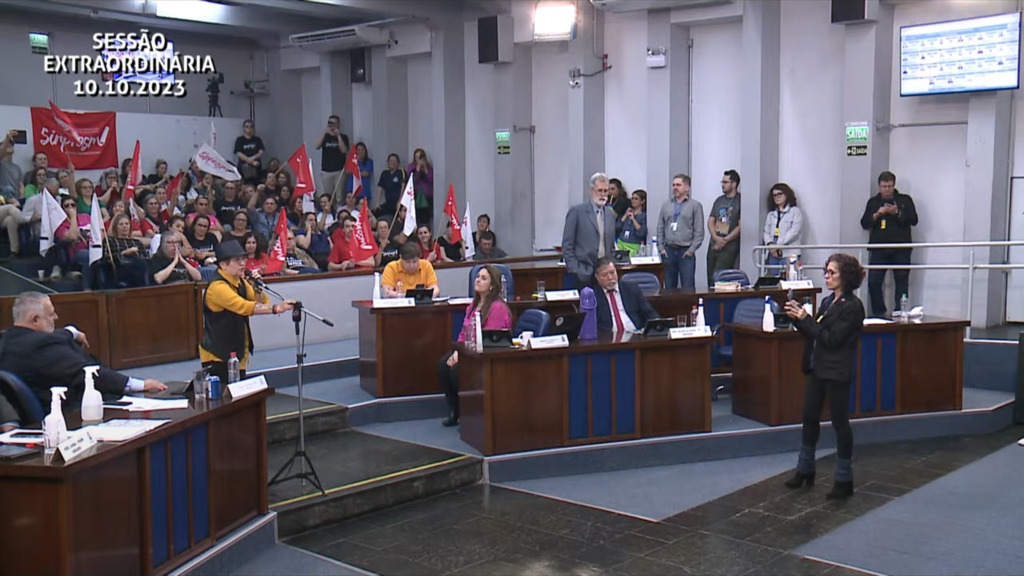 Câmara de Santa Maria aprova 14,95% a professores e 5,79% a servidores