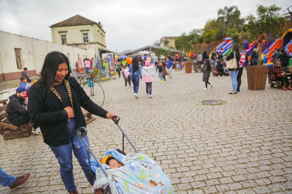 Galeria de imagens: Aruan kaliu Alfaiate, 3 meses, conheceu a Gare no Dia das Crianças.