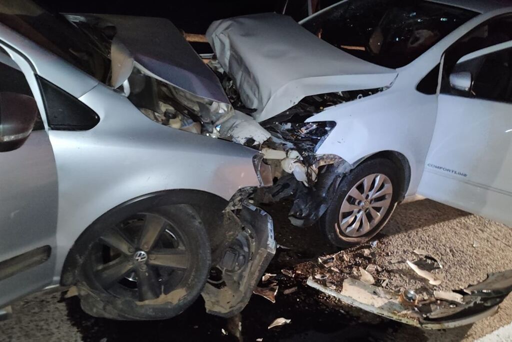 Foto: Brigada Militar - Colisão ocorreu na ponte sobre o Rio Soturno, local bastante estreito, e apenas permite a passagem de um veículo por vez