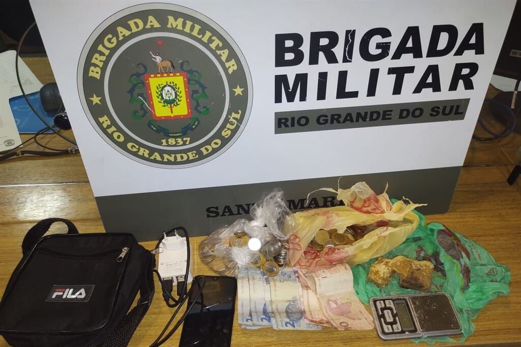 título imagem Foragido é capturado e jovem preso por tráfico de drogas em Santa Maria