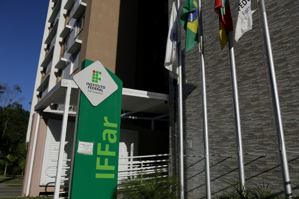 título imagem Iffar abre inscrições para cursos de EJA