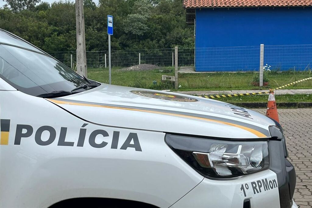 título imagem Suspeito de 18 anos preso pela Brigada Militar confessa assassinato no Bairro Diácono Pozzobon