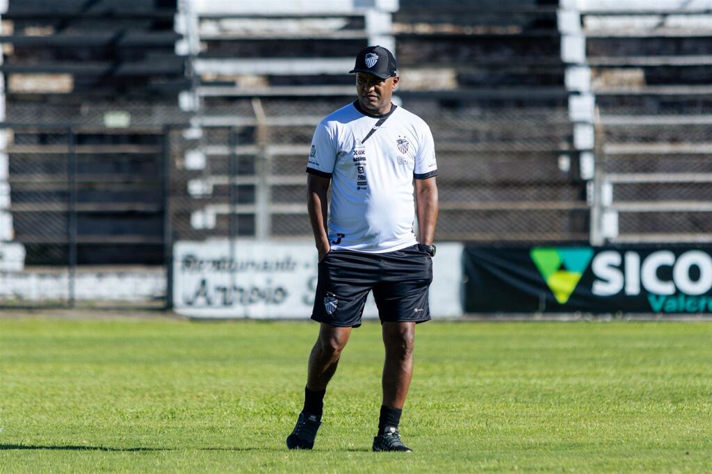 Técnico Daniel Franco visita o Presidente Vargas e diretoria nega o acerto