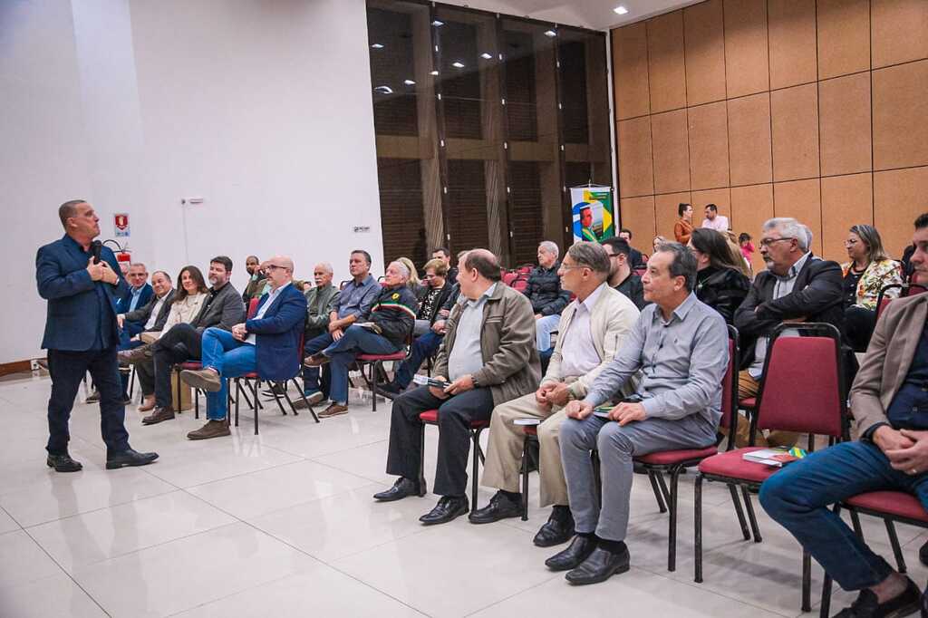 Foto: Rodrigo Savedra (Divulgação) - Ex-ministro de Bolsonaro e ex-candidato ao governo do Estado, Onyx Lorenzoni esteve, quarta-feira, em Santa Maria para lançar seu livro e fazer uma palestra