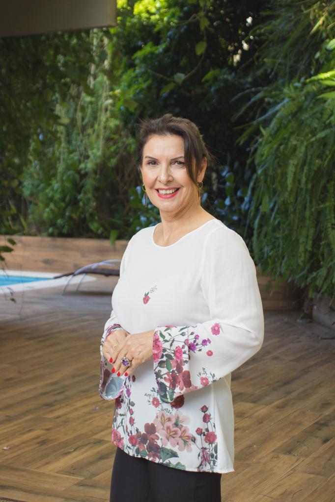 Divulgação - Angela Reis procura ter um atendimento humanizado, entregando ao cliente a experiência de ser único na procura de imóveis