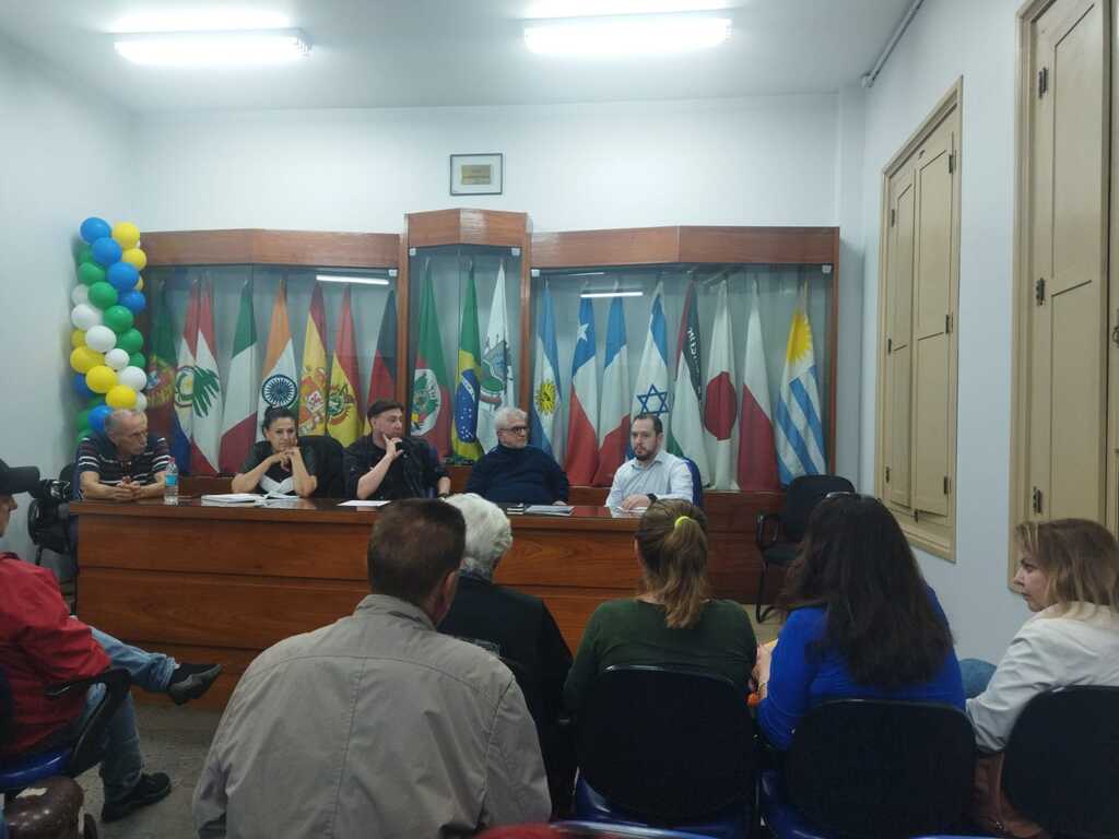 Avança um pouco mais a possível aliança MDB/PP