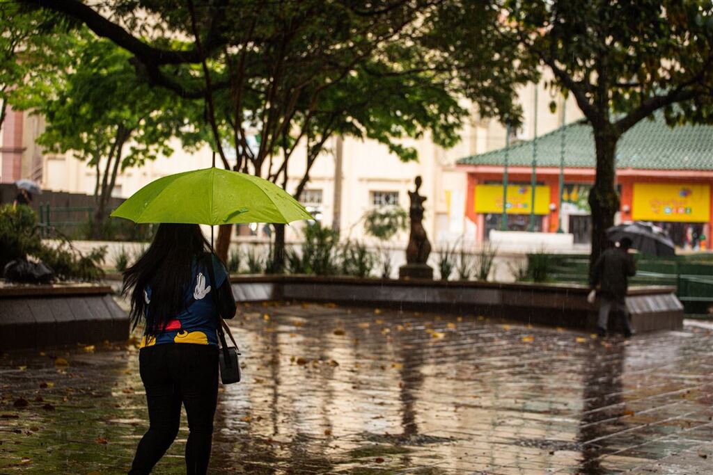 título imagem Previsão do tempo: chuva continua ao longo desta segunda-feira