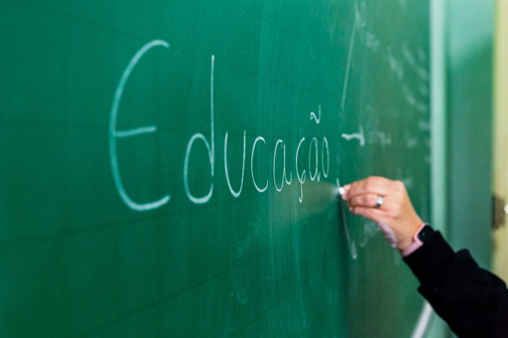 título imagem Vereadores aprovam a contratação emergencial de 518 professores; a maioria irá para as novas creches