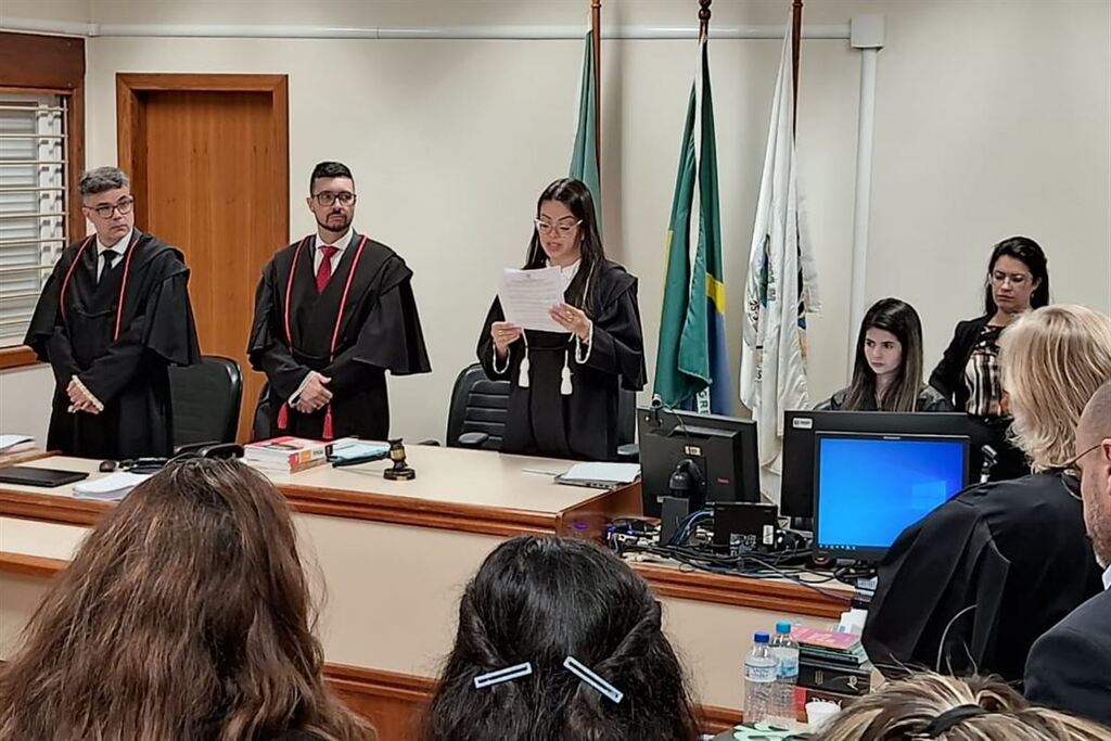 título imagem Acusados de executar homem a tiros em Restinga Sêca são condenados em júri popular
