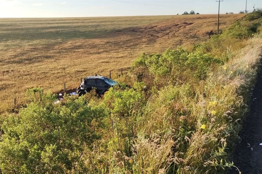 Advogado morre ao perder o controle do carro e sair da pista em Santiago