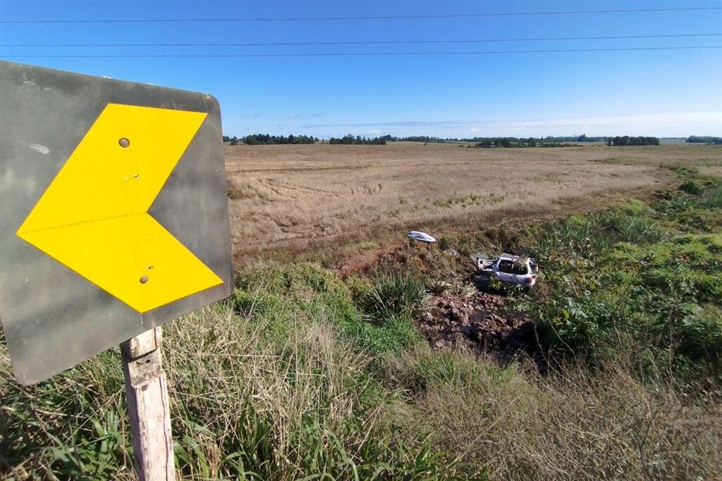 título imagem Jovem morre ao capotar veículo na RSC-392 em Tupanciretã