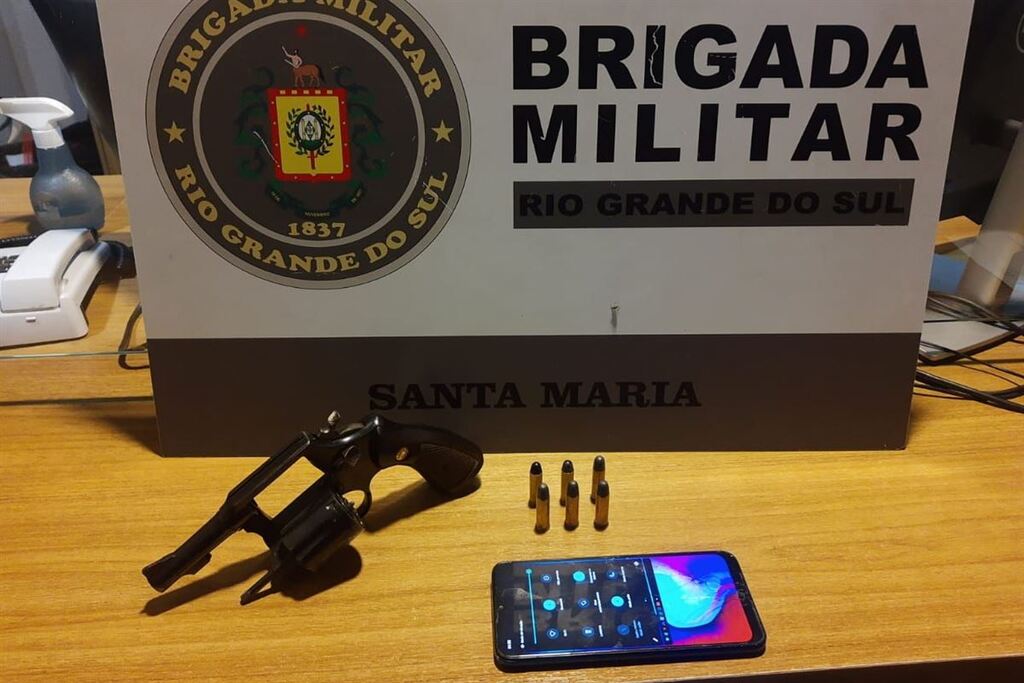 título imagem Foragido é preso com arma em Camobi