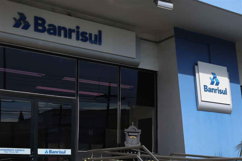 título imagem CIEE-RS abre seleção para 18 vagas de estágio nas agências do Banrisul da região