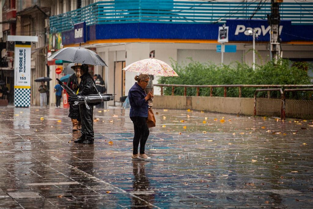 Em três dias, choveu mais da metade do esperado para novembro em Santa Maria; e vem mais por aí