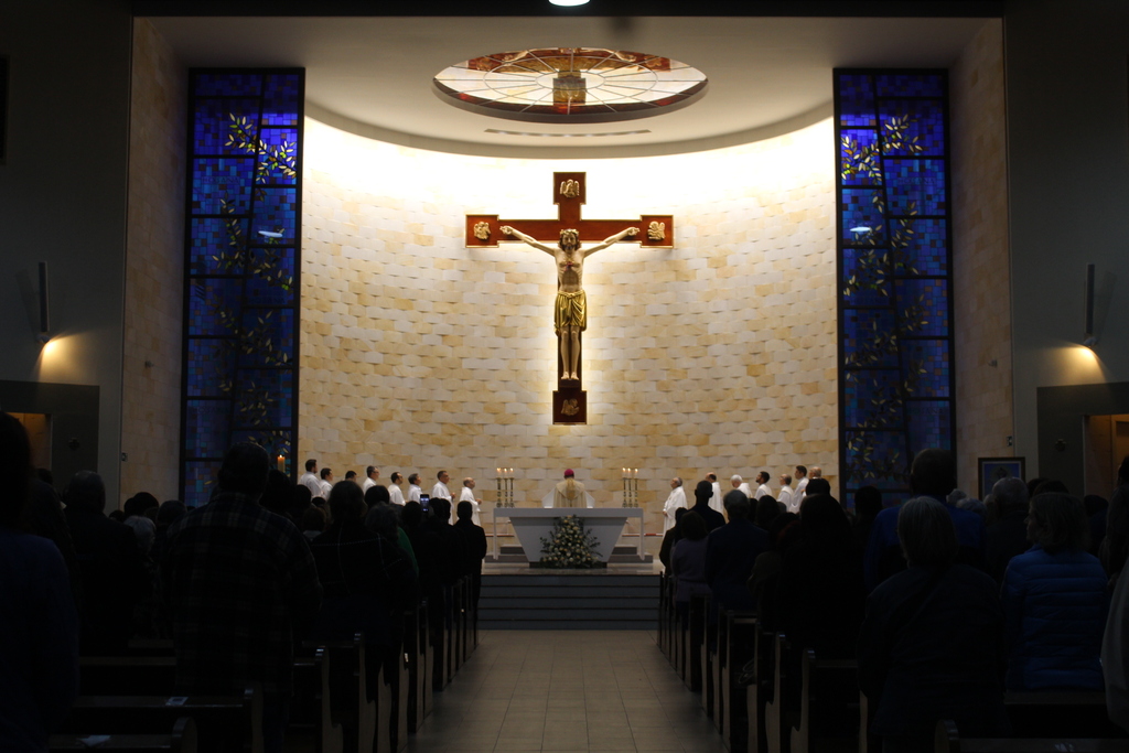 título imagem Inaugurado o novo presbitério da Basílica da Medianeira