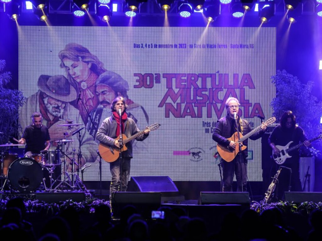 título imagem Fagundes, finalistas e Quarteto Coração de Potro na última noite da 30ª Tertúlia