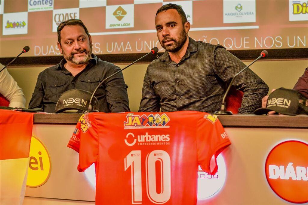 “Estou no clube há muitos anos e sei das necessidades para 2024”, afirma Chiquinho, novo gerente de futebol do Inter-SM