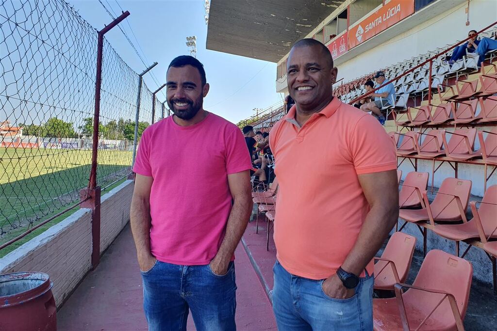 Dia de trabalho para novo técnico e gerente de futebol do Inter-SM