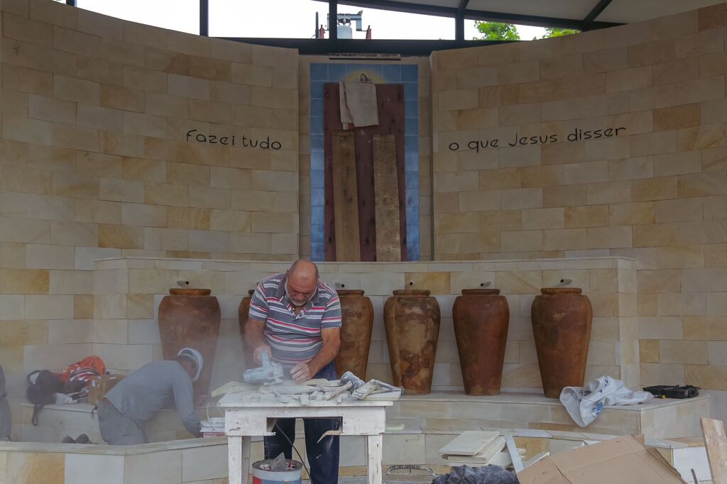 Fotos: Nathália Schneider (Diário) - A fonte Jardim de Caná será finalizada até o próximo sábado.