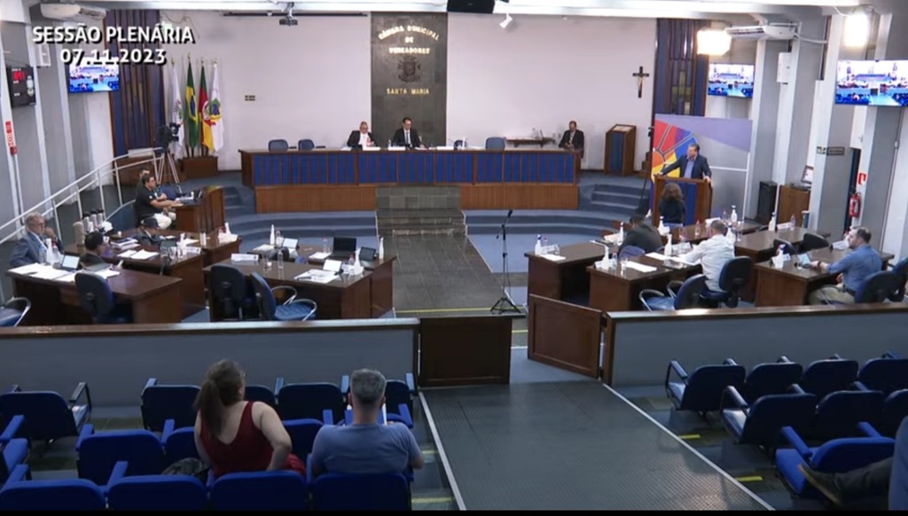 título imagem Com plenário quase vazio, vereadores reclamam da debandada de colegas em sessão