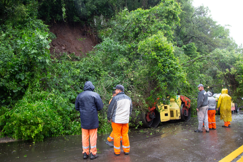 título imagem Trecho da BR-158 entre Santa Maria e Itaara registra terceiro deslizamento em menos de um mês
