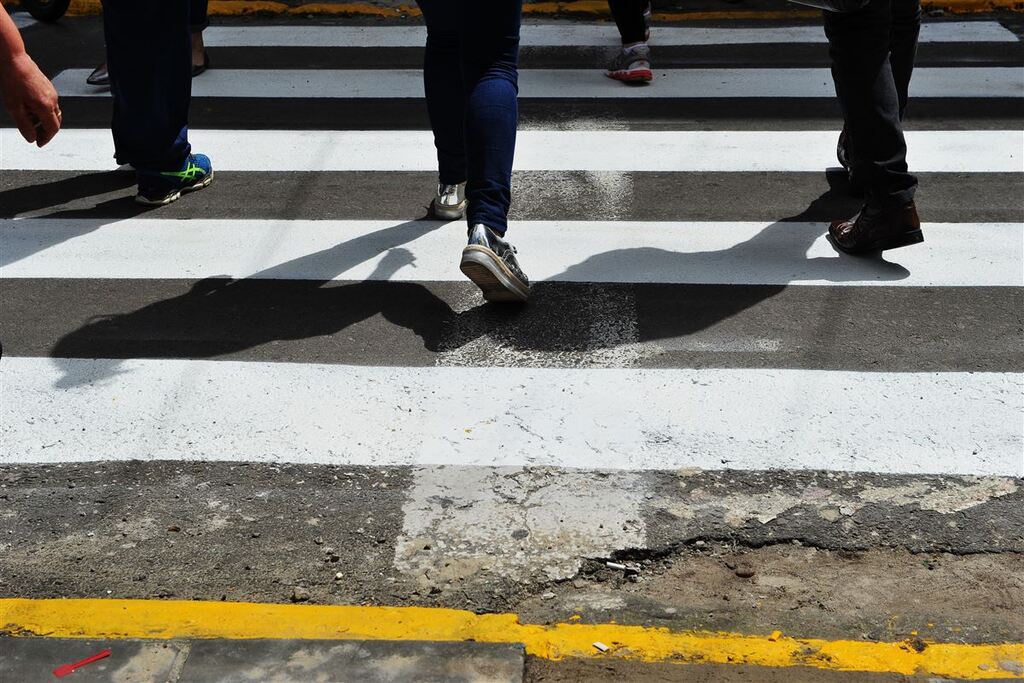 título imagem Mulher é atropelada na faixa de pedestre em avenida de Santa Maria