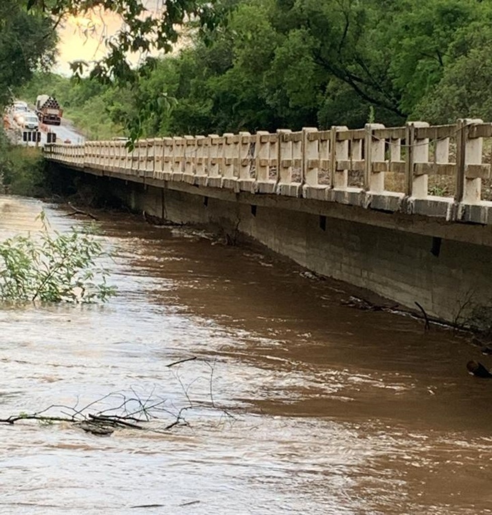 título imagem Dnit libera tráfego de veículos pesados na ponte do Arroio Bossoroca
