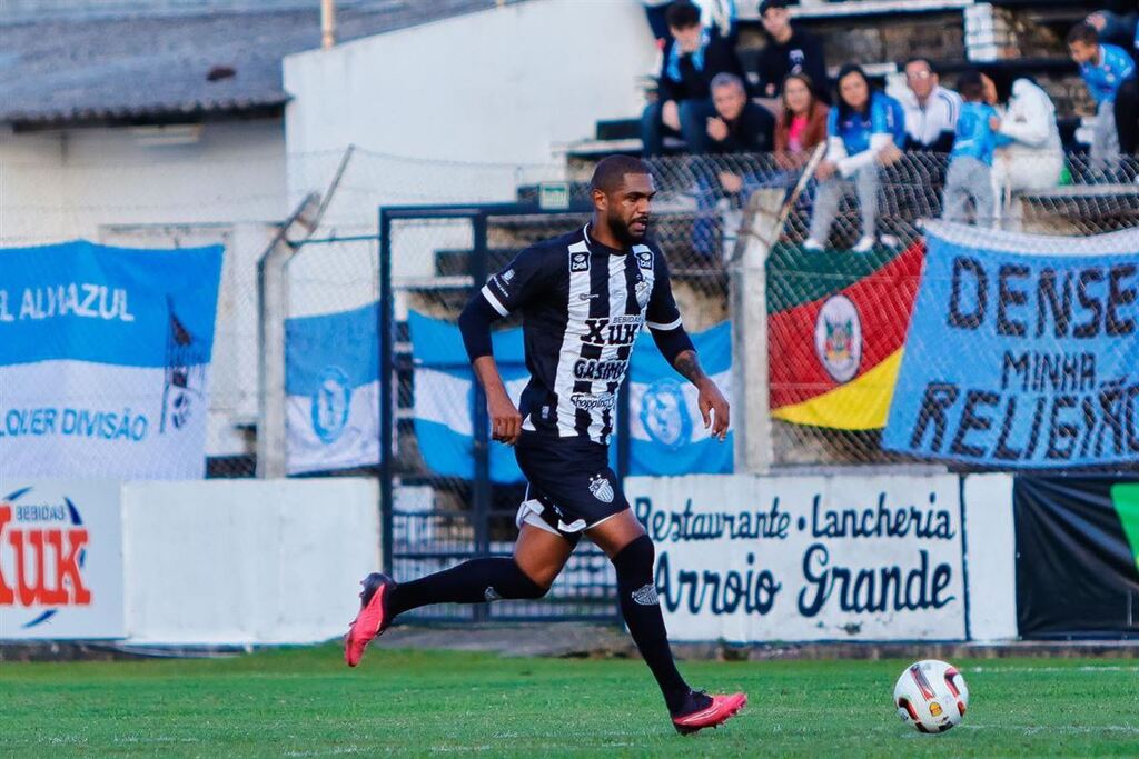 Foto: Vinícius Molz (Santa Cruz) - 