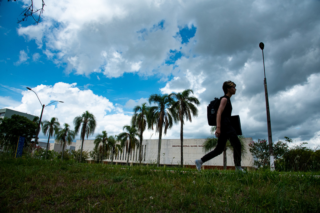 título imagem Depois da chuva, o sol: santa-marienses recebem tempo limpo na tarde deste sábado