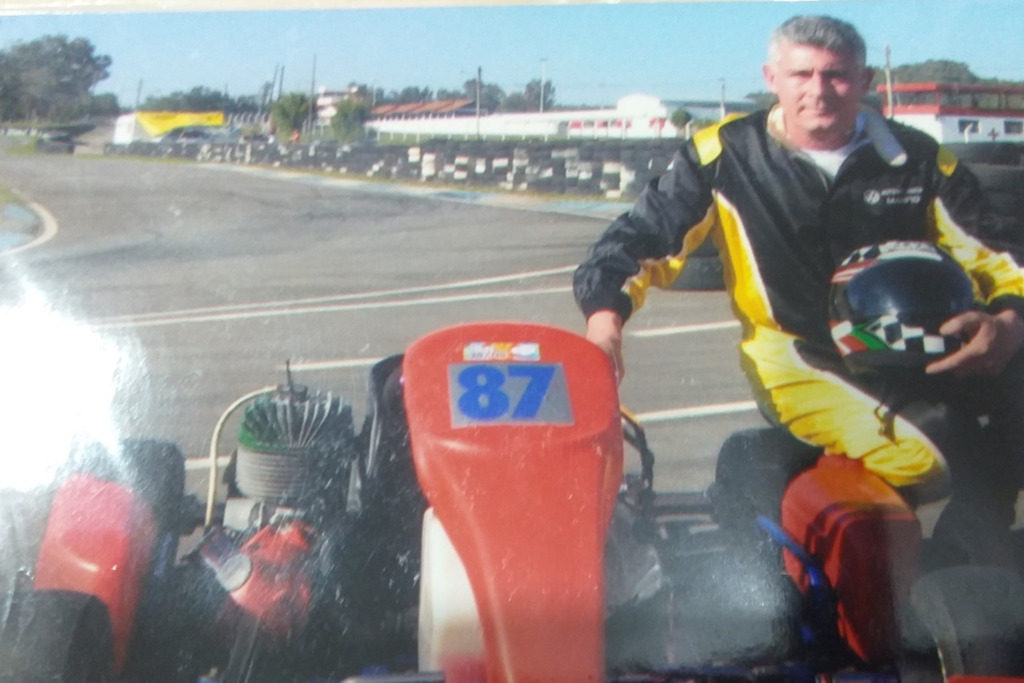 título imagem “Deixou o kart de lado nos últimos tempos e passou a gostar de jogar bocha”, conta filho do proprietário da Mecânica Manfio