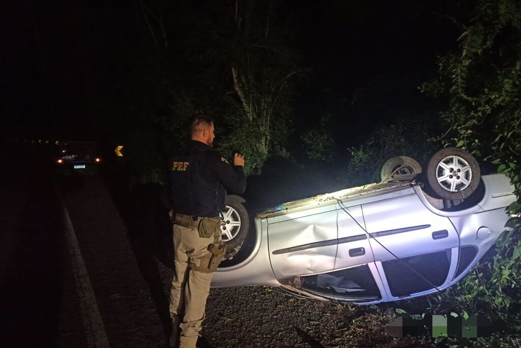 título imagem Motorista embriagado é detido após capotar veículo na BR-287 em Santiago