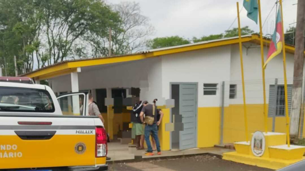 título imagem Homem suspeito de tentativa de homicídio é preso na BR-287, em Santa Maria