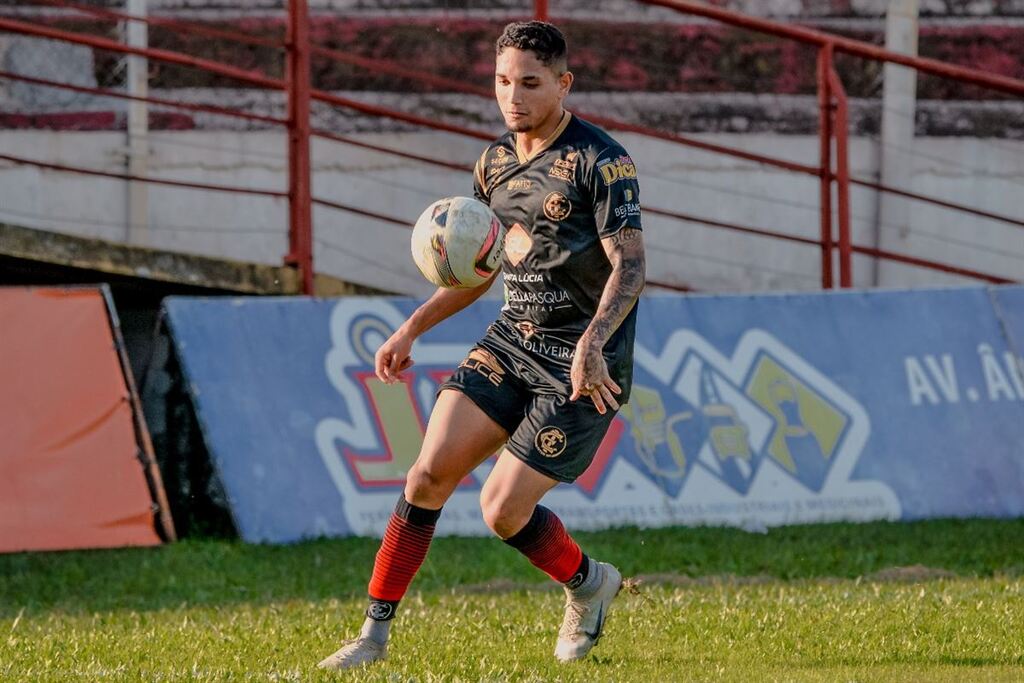 Foto: Renata Medina (Inter-SM) - Na temporada passada, Cadinho atuou pelo Alvirrubro na Copa FGF – Troféu Rei Pelé
