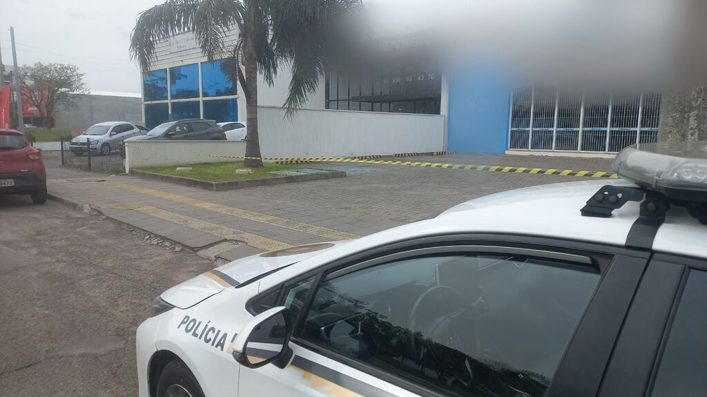 título imagem Criminosos quebram parede e invadem agência bancária em Santa Maria