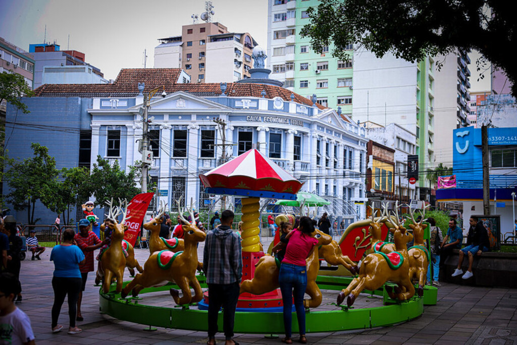 título imagem Espetáculo do Grupo Tholl marca a abertura da programação do Viva o Natal 2023 em Santa Maria