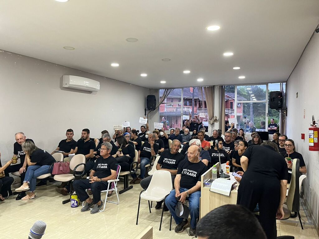 Itaara: grupo volta a pressionar pela cassação do mandato de Silvio Weber em sessão da Câmara